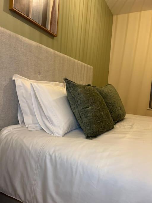 Central Birmingham City Apartment -Smart Tv - Free Parking Onsite Zewnętrze zdjęcie