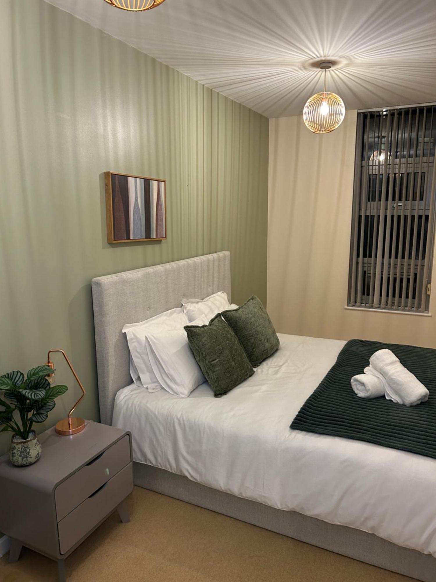 Central Birmingham City Apartment -Smart Tv - Free Parking Onsite Zewnętrze zdjęcie